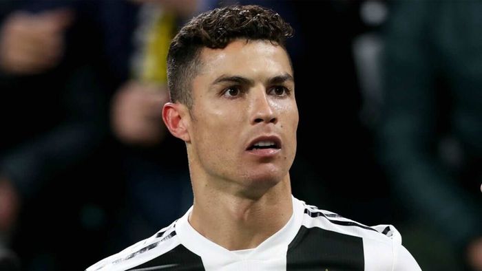 Hình ảnh tóc quyến rũ của Ronaldo